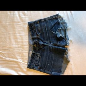 Gap cutoff shorts